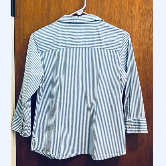 IZOD Women's Blue & White Striped Button Up, Fitted Blouse, Size: Petite Medium - Picture 2 of 9
